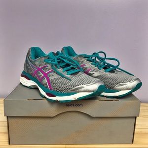 NWT Asics Gel Cumulus 18 Running Sneakers